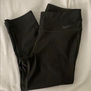 Nike DRI-FIT Capri leggings